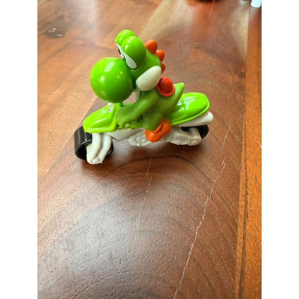Nintendo Yoshi Motorcycle Toy 2022‎ McDonald's Happy Meal Figure Green Bike